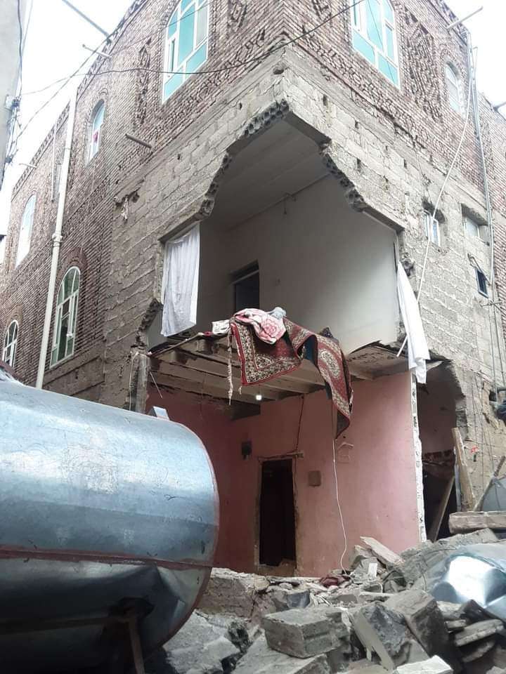 انفجار عنيف في صنعاء ضحيته طفلين وعمارة سكنية