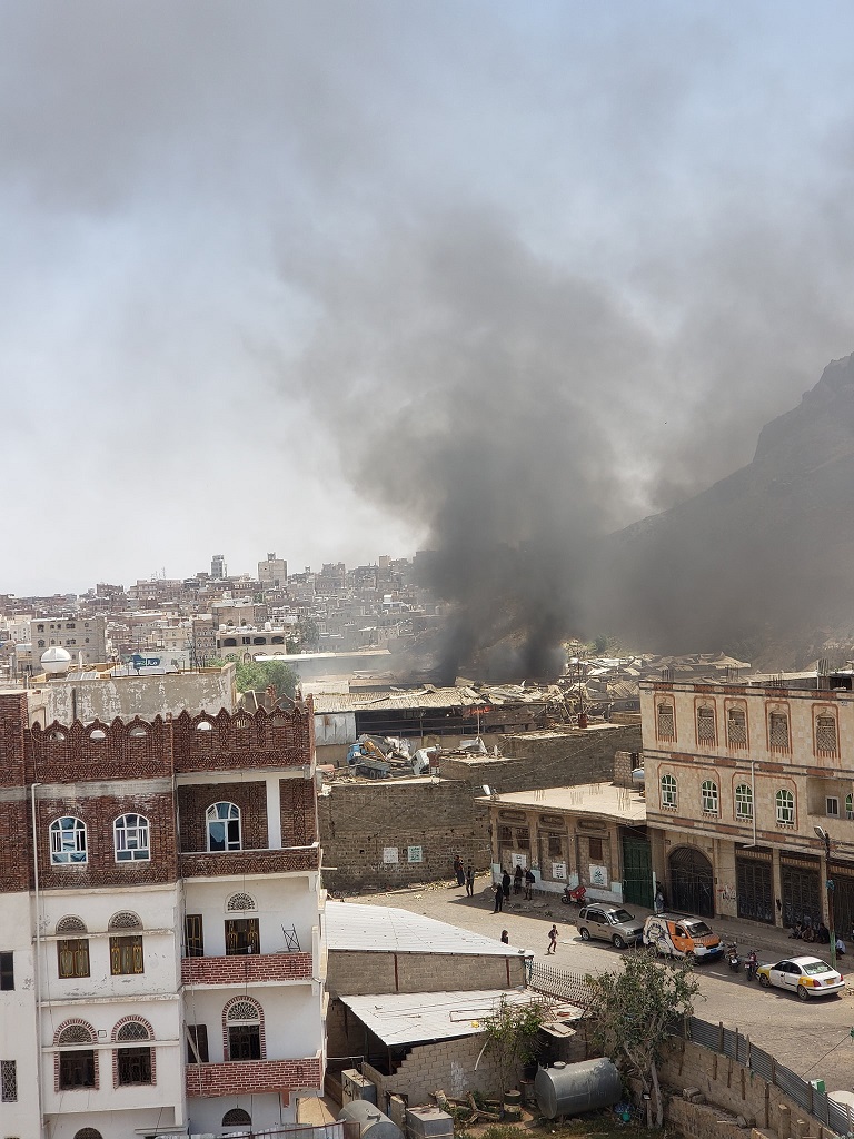 عاجل : هذا ما يحدث في العاصمة صنعاء وسط خوف وهلع السكان .. صور  
