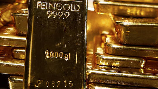 أسعار الذهب تنزل وسط شكوك حيال حزمة التحفيز الأمريكية
