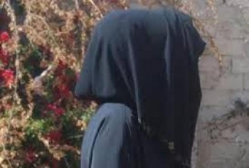 فتاة يمنية تقدم على الانتحار بعد اجبارها بالزواج من ثلاثة مشرفين حوثيين( أسماء و تفاصيل)