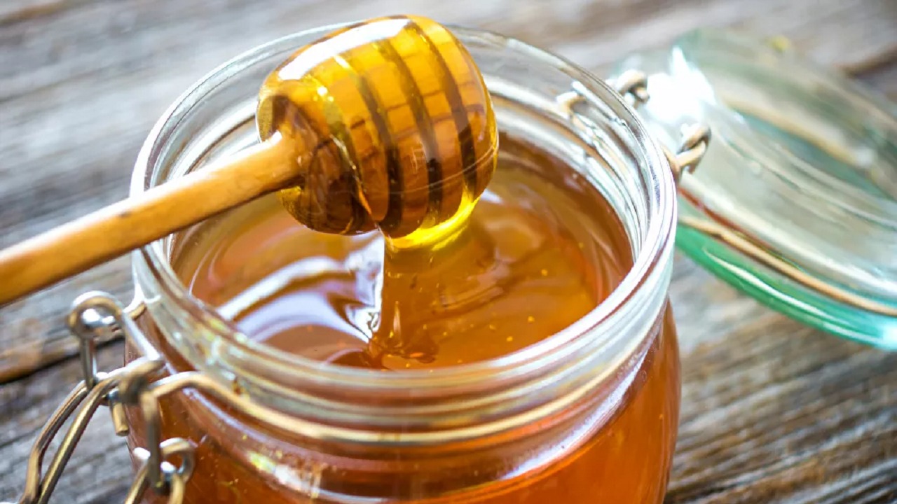 تأثير مفاجئ للإفراط في تناول عسل النحل على الجسم