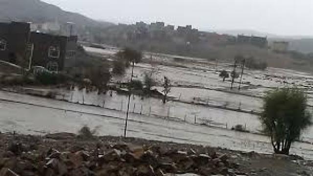 الارصاد أمطار غزيرة واسعة على هذه المحافظات اليمنية بالتزامن مع موجة الحر ( تعرف عليها )