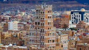 الحوثي يغلق احد شوارع صنعاء بسبب فيروس كورونا 