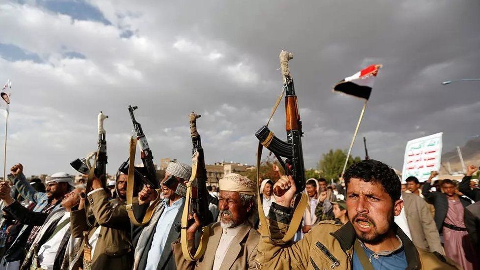 الحوثيون يضعون أبناء خمس حافظات يمنية بين خيارين لاثالث لهما !.. التفاصيل