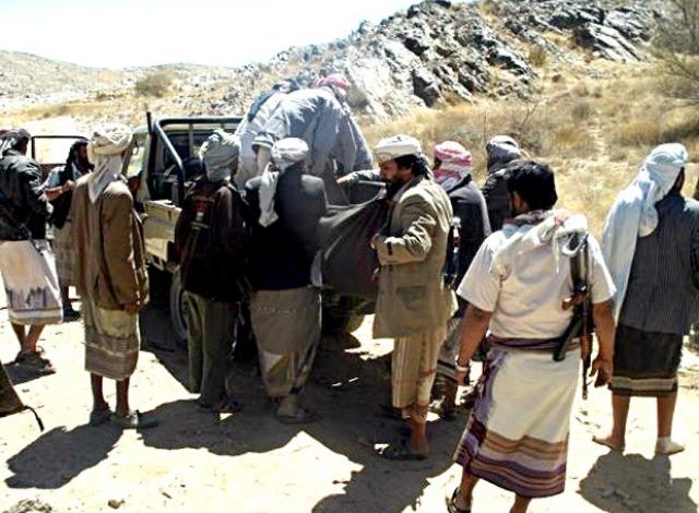 تفاصيل جديدة .. انفجار الوضع عسكريا في مناطق سيطرة الحوثيين في هذه المحافظة وسقوط قتلى ( أسماء )