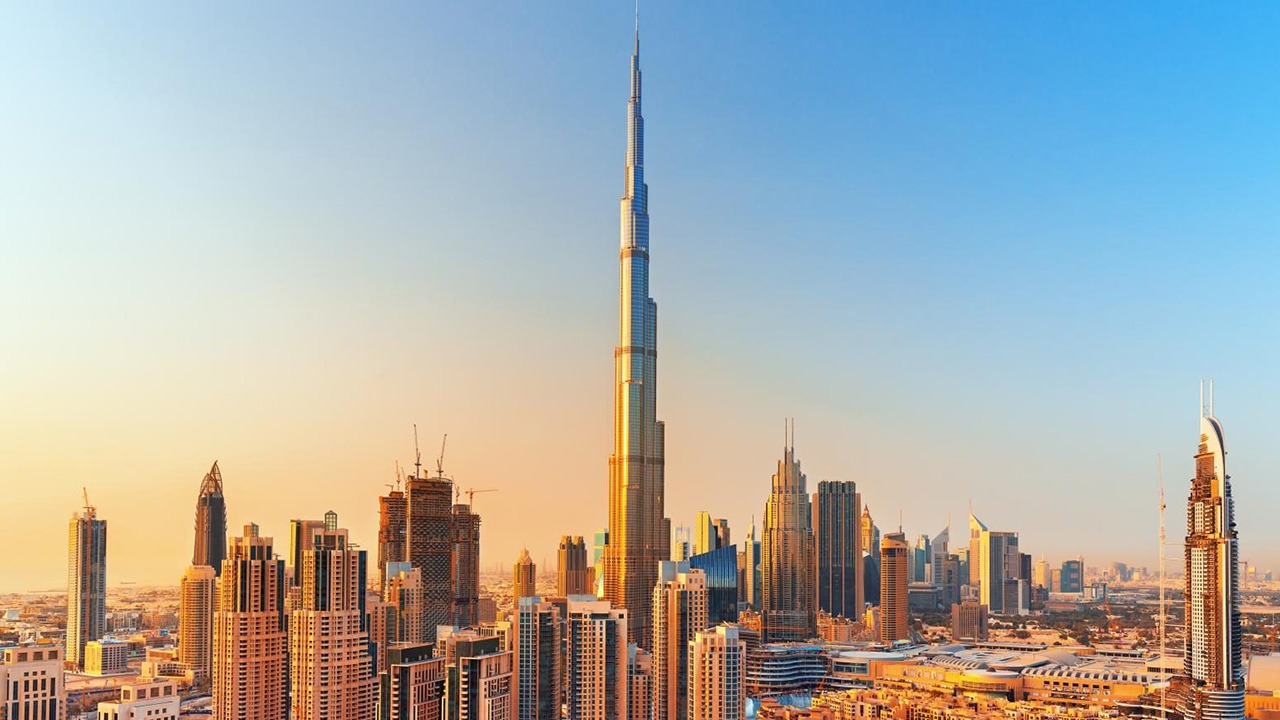 دبي تستقبل غدا سياح العالم وتحدد إجراءات للدخول