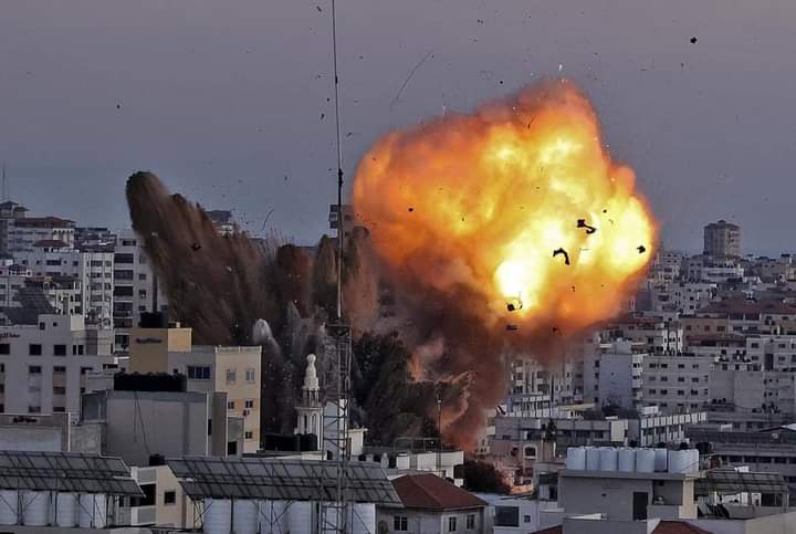 بعد لبنان .. دولة عربية جديدة تدخل خط المواجهات و تقصف إسرائيل ب3 صواريخ 