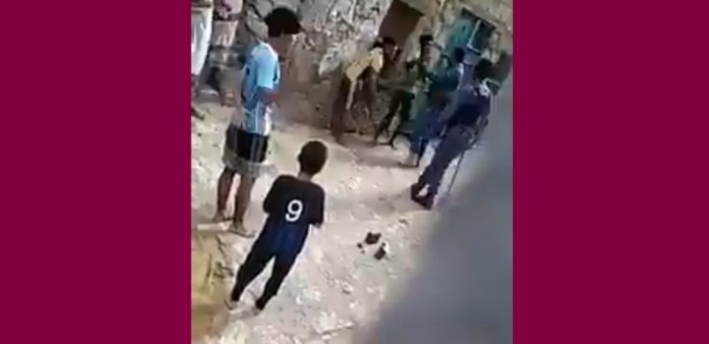 جريمة مروعة يرتكبها جنود النخبة الحضرمية مع اطفال قاصرين في المكلا ( شاهد الفيديو ) 