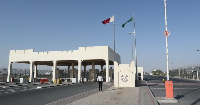 عشرات السعوديون يغادرن لهذه الدولة العربية بعد فتح حدود الأخيرة  (فيديو)