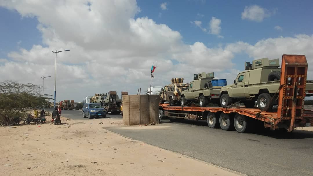 قوات عسكرية سعودية تتجه إلى العاصمة المؤقتة عدن