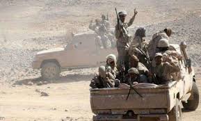 قوات العمالقة تبدأ تمشيط عدد من قرى مديرية حريب في مارب من عناصر حوثية فرت من المواجهات