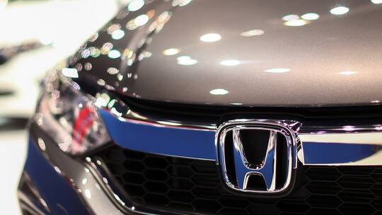 شركة هوندا تزيح الستار عن تصميم النموذج الجديد من سيارات Civic 