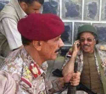 السكرتير الخاص لعلي محسن الأحمر يعلق على لحظات سقوط صنعاء بيد الحوثيين 