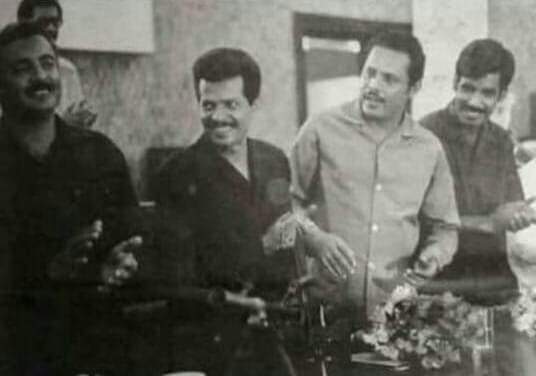 شاهد صورة نادرة جدا لثلاثة رؤساء حكموا جنوب اليمن بفترة السبعينات والغريب في ترتيبهم ؟