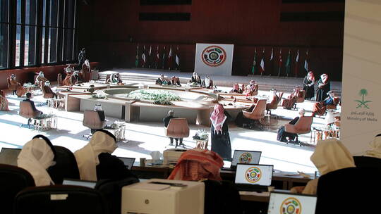 مجلس التعاون الخليجي يدعو إلى ممارسة الضغط على جماعة الحوثي الإرهابية للانخراط بالعملية السلمية 