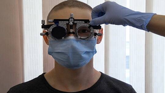 ثلاث طرق لتحسين الرؤية من دون اي تدخل جراحي 