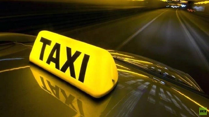  رجل ركب تاكسي ونسي هاتفه قبل ان يغادر .. وعندما رن الهاتف رد عليه السائق كانت المفاجأة التي غيرت حياته باكملها!